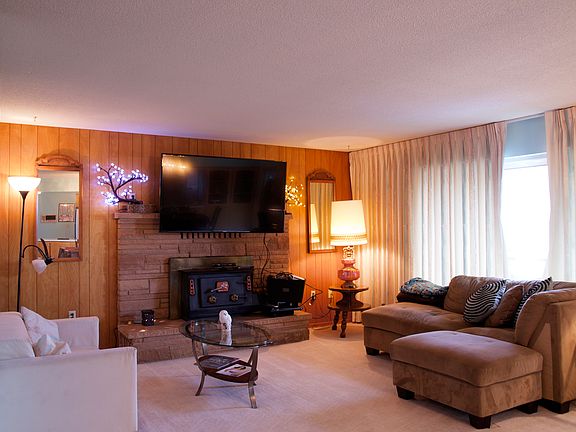 3rd image of 409 Hillcrest Dr