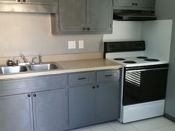 3rd image of 1153 N Burbank Dr