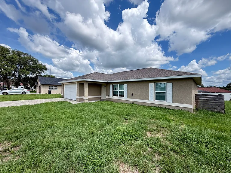 15741 SW 23rd Avenue Rd — Photo 2