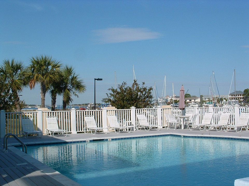 2nd image of 262 Silver Sloop Way