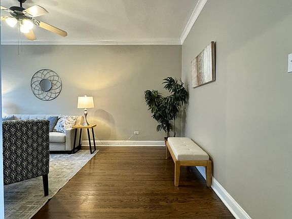 3rd image of 6446 N Claremont Ave APT 3