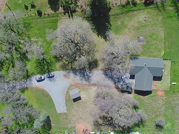 2nd image of 5186 Oak Ln