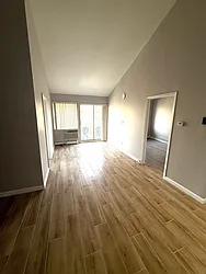 76-16 Grand Central Pkw, #4A