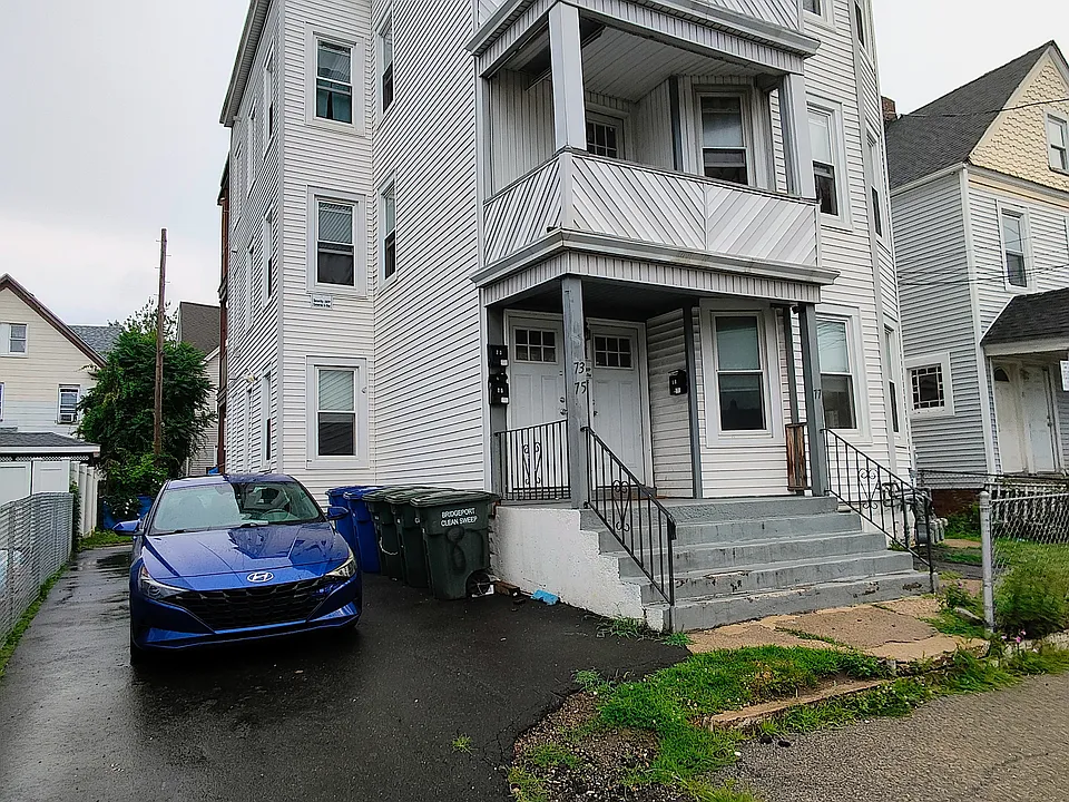77 Clifford St #1