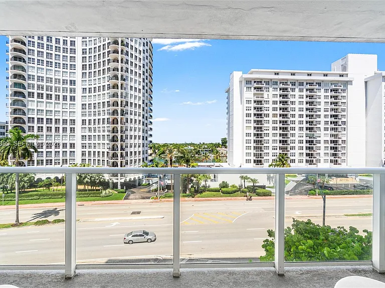 5701 Collins Ave #503 — Photo 38