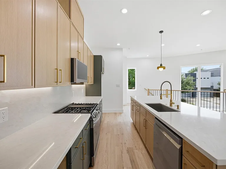 4605 Belmont Ave #A2 — Photo 20