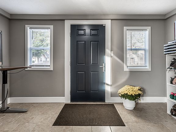 3rd image of 4501 Winthrop Ave