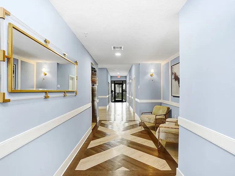 Bridgewater Landing Apartments 55+ Senior Living — Photo 13