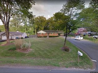 4805 Village Dr, Fairfax, VA 22030