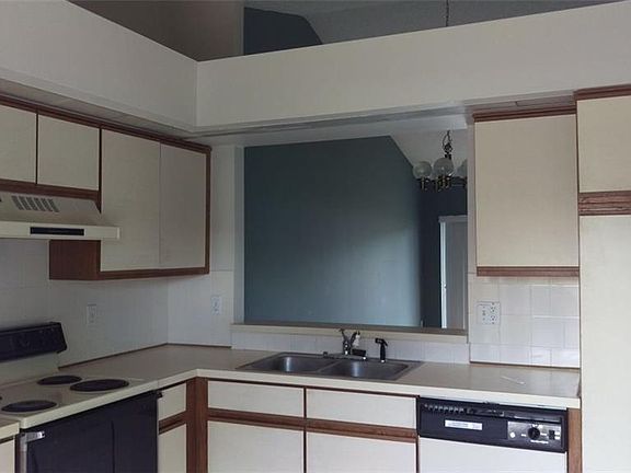 5th image of 1108 Lucaya Cir