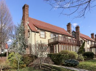 14 Whitson St, Forest Hills, NY 11375