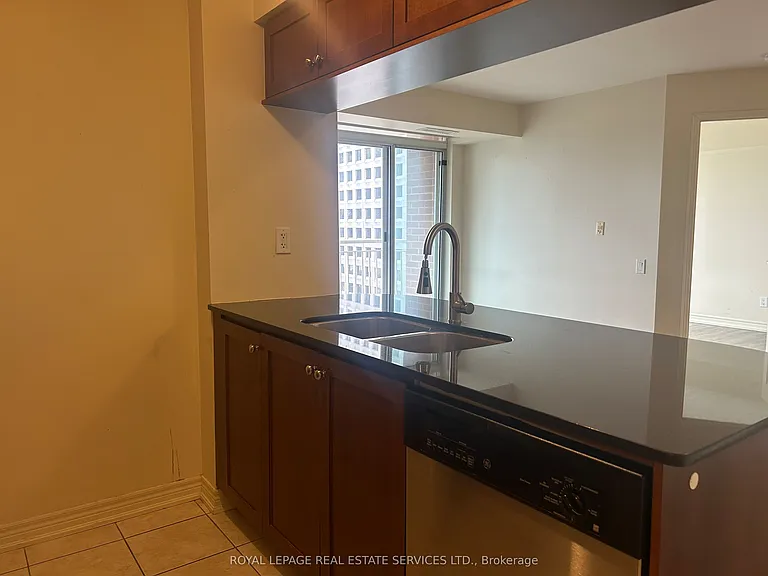 60 Saint Clair Ave W #804 — Photo 5