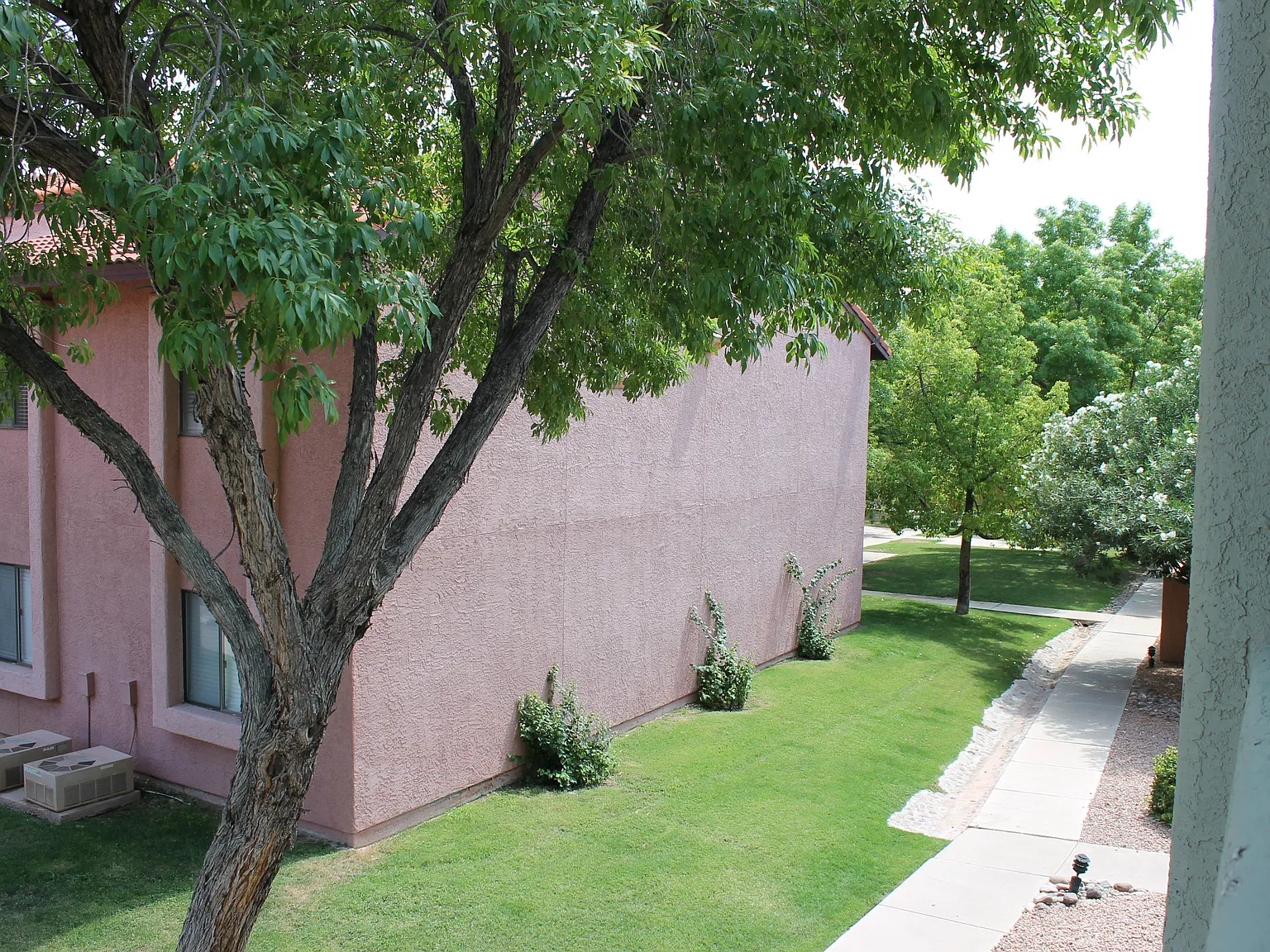 2 bed, 2.0 bath, 868 sqft, $1,150 — Photo 4