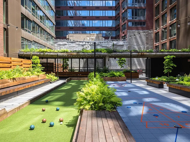 525 W 52nd St #14GS — Photo 7