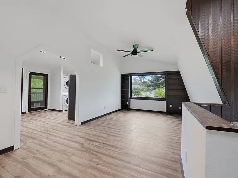 15017 Dayton Dr — Photo 2