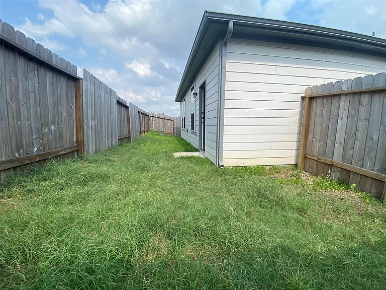 11750 Armadale Dr — Photo 25