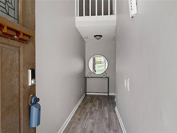 3rd image of 1781 Millview Dr