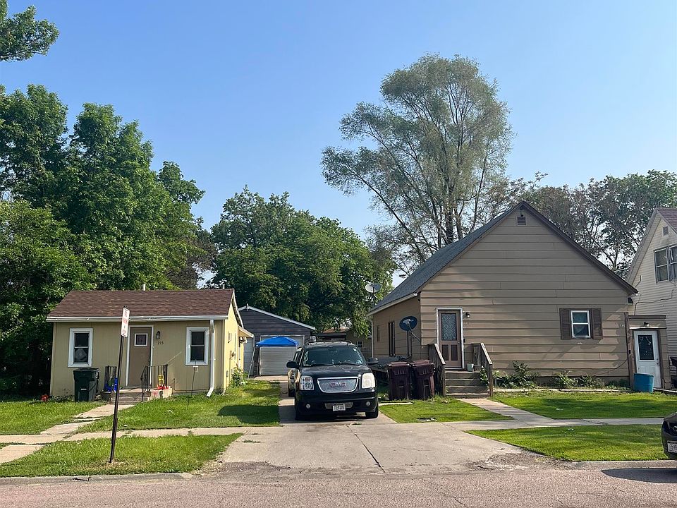 1st image of 215&217 E 12th St