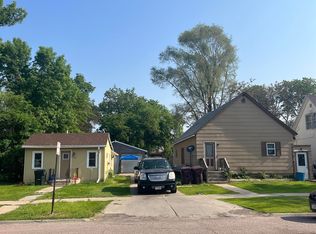 215&217 E 12th St, South Sioux City, NE 68776