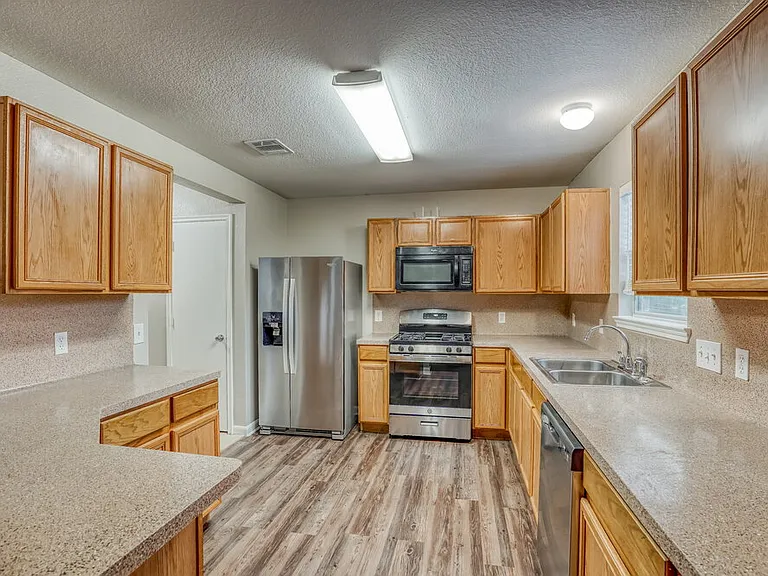 9526 Yearling Branch Dr — Photo 7