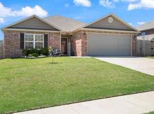 6902 SW Whitmarsh Rd, Bentonville, AR 72713