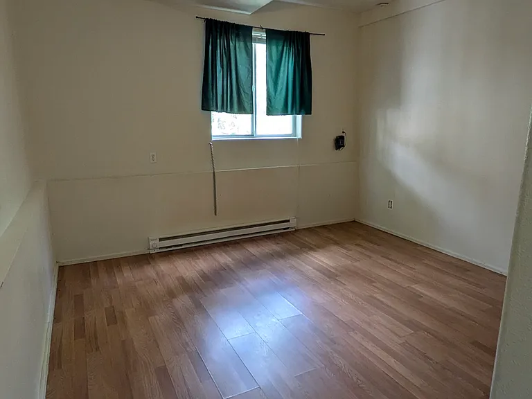 445 Beethoven Dr #LOWER — Photo 10