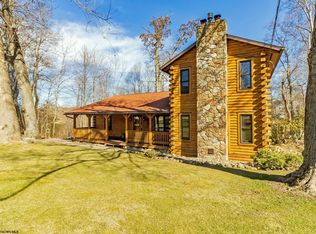 28 Sunset Beach Rd, Morgantown, WV 26508