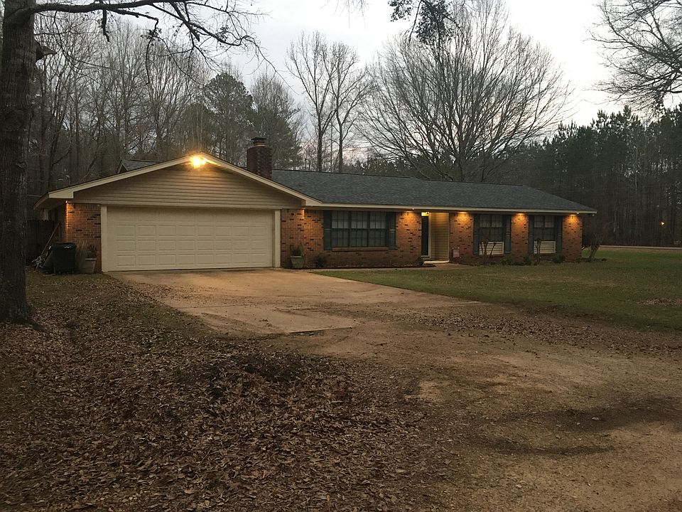 Front of house from driveway