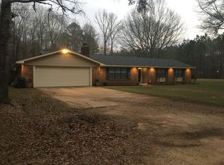 637 Golding Rd, Columbus, MS 39702