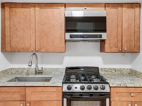 5th image of 433 E 82nd St #B2
