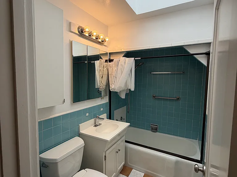 464 N San Anselmo Ave — Photo 10