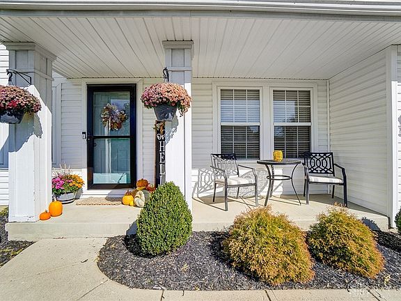 4th image of 4235 Crow Ct