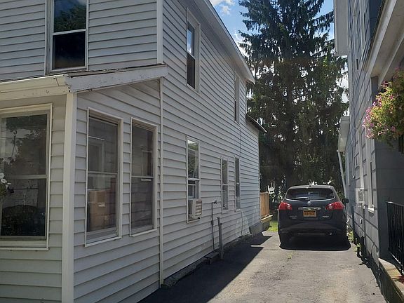 3rd image of 6 Washington St