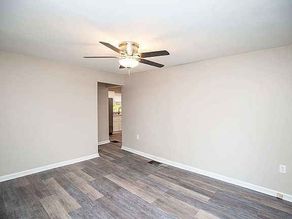 4th image of 4458 Crystal Ave