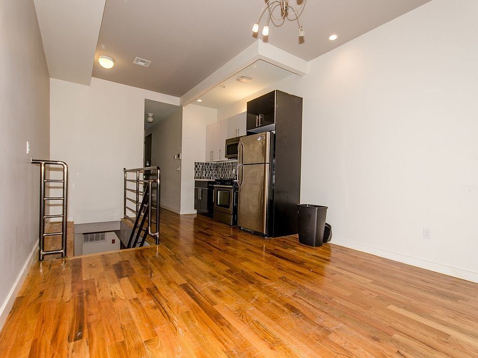 1st image of 227 Wyckoff Ave APT 1R