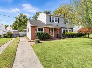 1295 E Trace Dr, Glendora, NJ 08029
