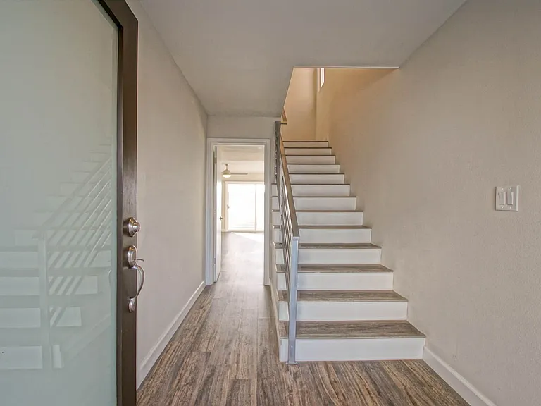 307 Bayview Dr — Photo 18