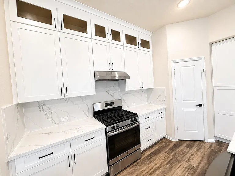 15230 Stuart Bat Cave Ln — Photo 6