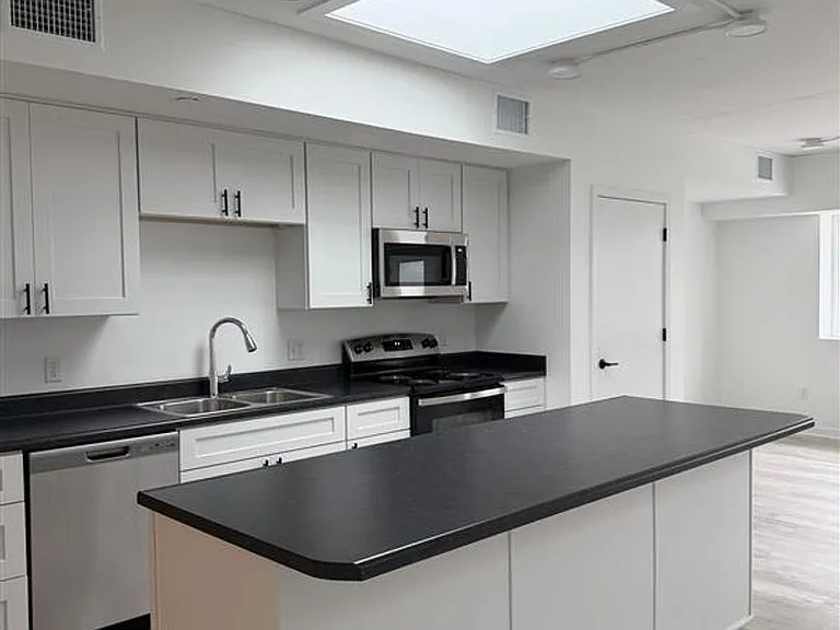 Stoddard Place Apartments — Photo 35