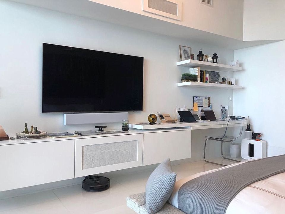 1st image of 2020 N Bayshore Dr APT 2307