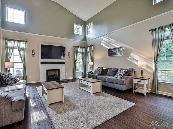 4th image of 803 Cherry Hill Ln