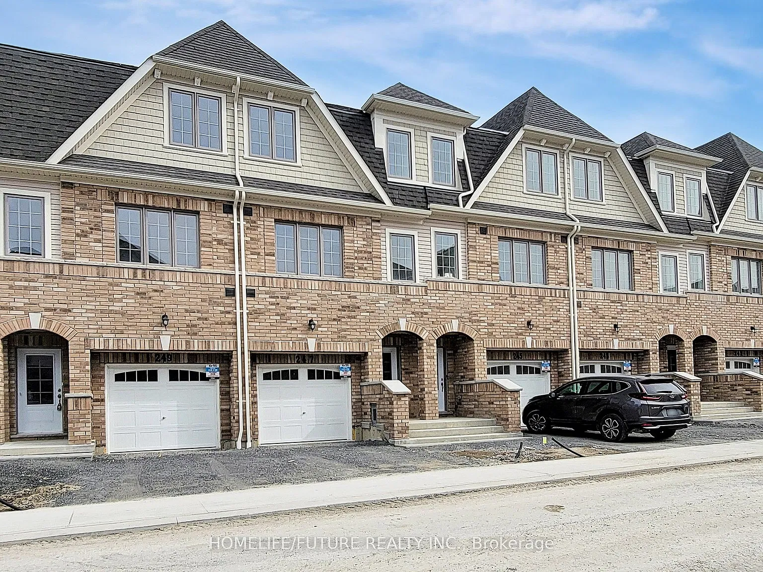 3 bed, $2,700 — Photo 3