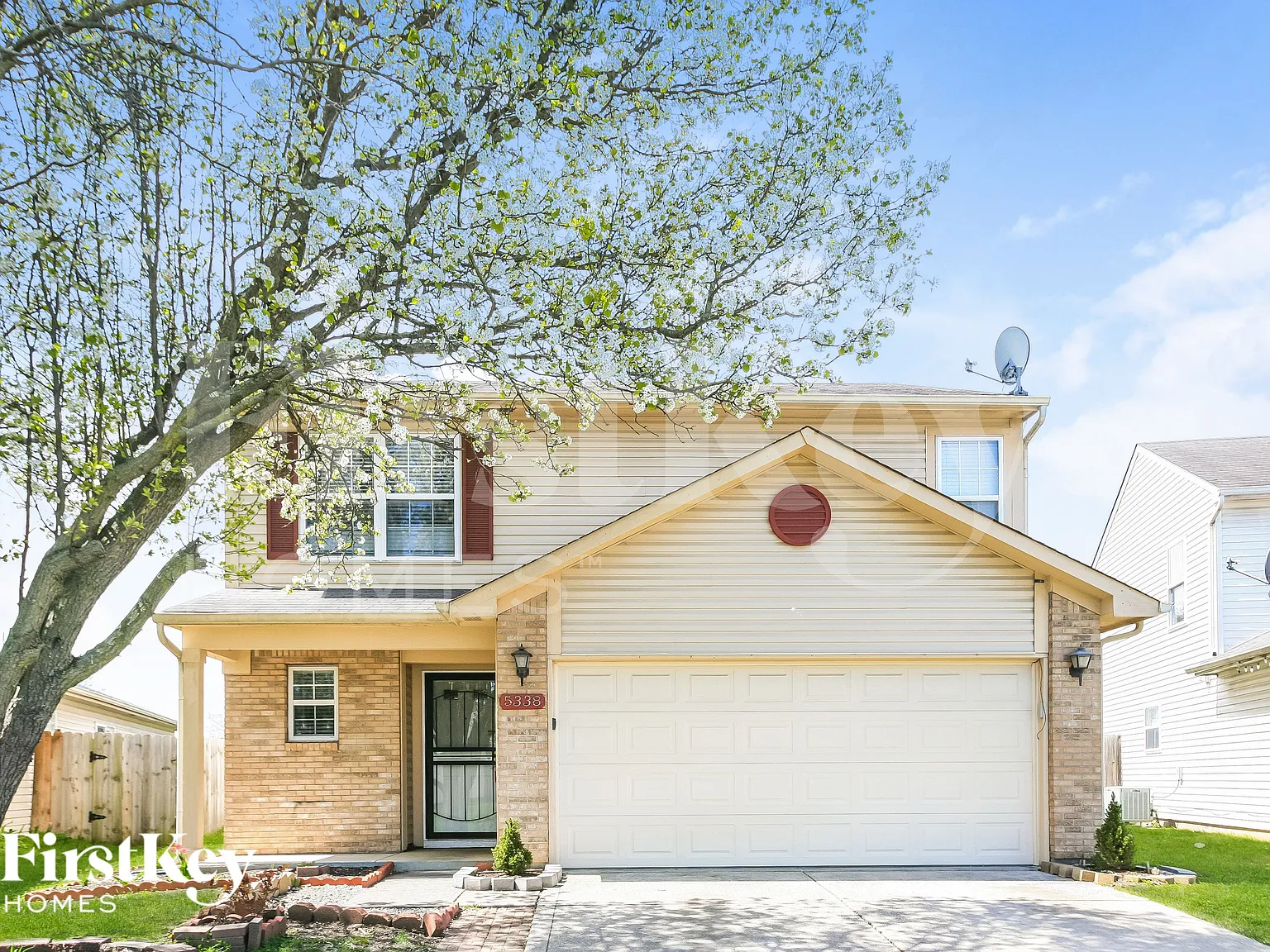 3 bed, 2.5 bath, 1716 sqft, $2,095 — Photo 1