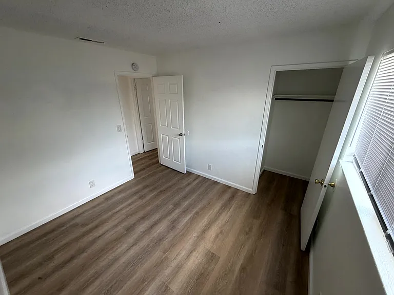 951 Sloat Dr — Photo 10