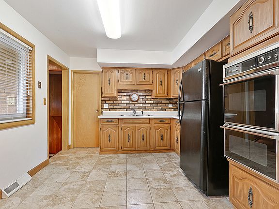 5th image of 487 W Kathleen Dr