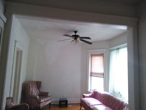 3rd image of 4506 W Congress Pkwy