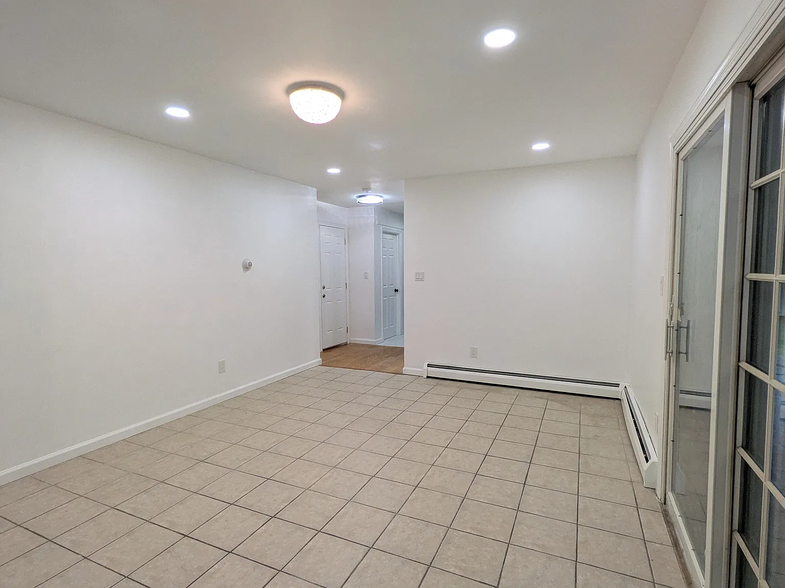 3 bed, 2200 sqft, $3,500 — Photo 4