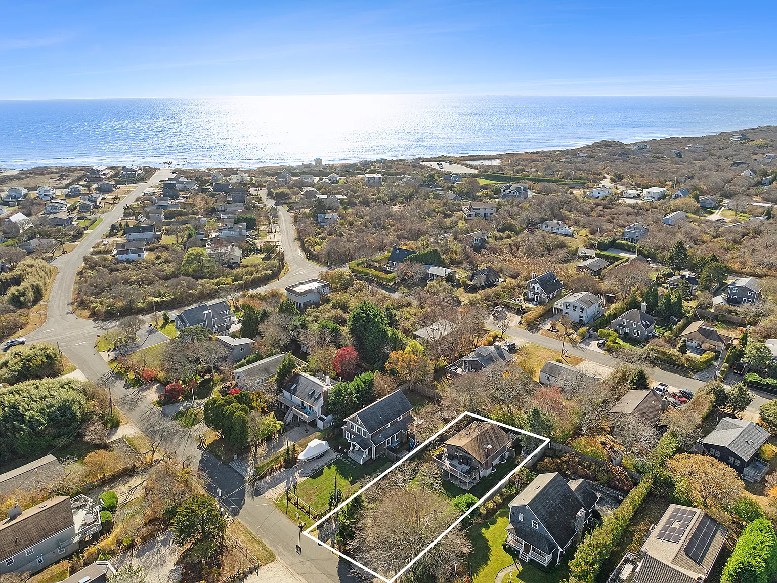 Ditch Plains Beach House - Steps from the Ocean - Labor Day week — Photo 4