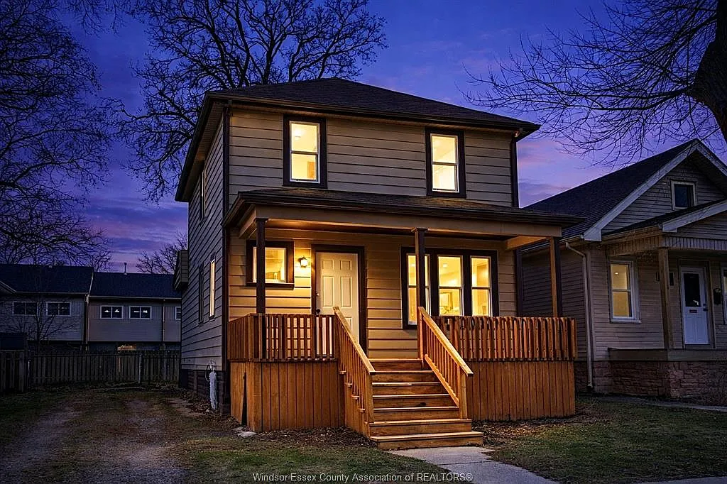 3 bed, $2,000 — Photo 1