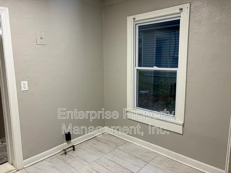 2447 Twain Ave — Photo 6